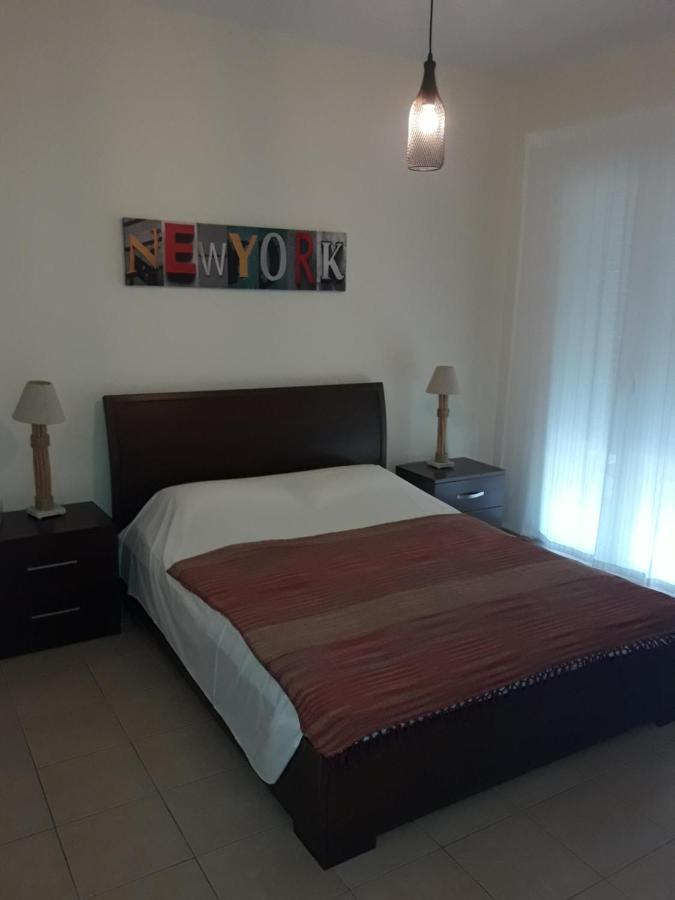 Poseidono'S Apartment Paphos Ngoại thất bức ảnh