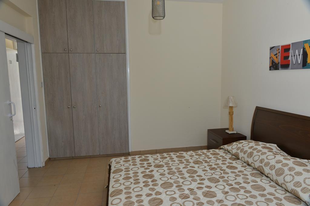 Poseidono'S Apartment Paphos Ngoại thất bức ảnh